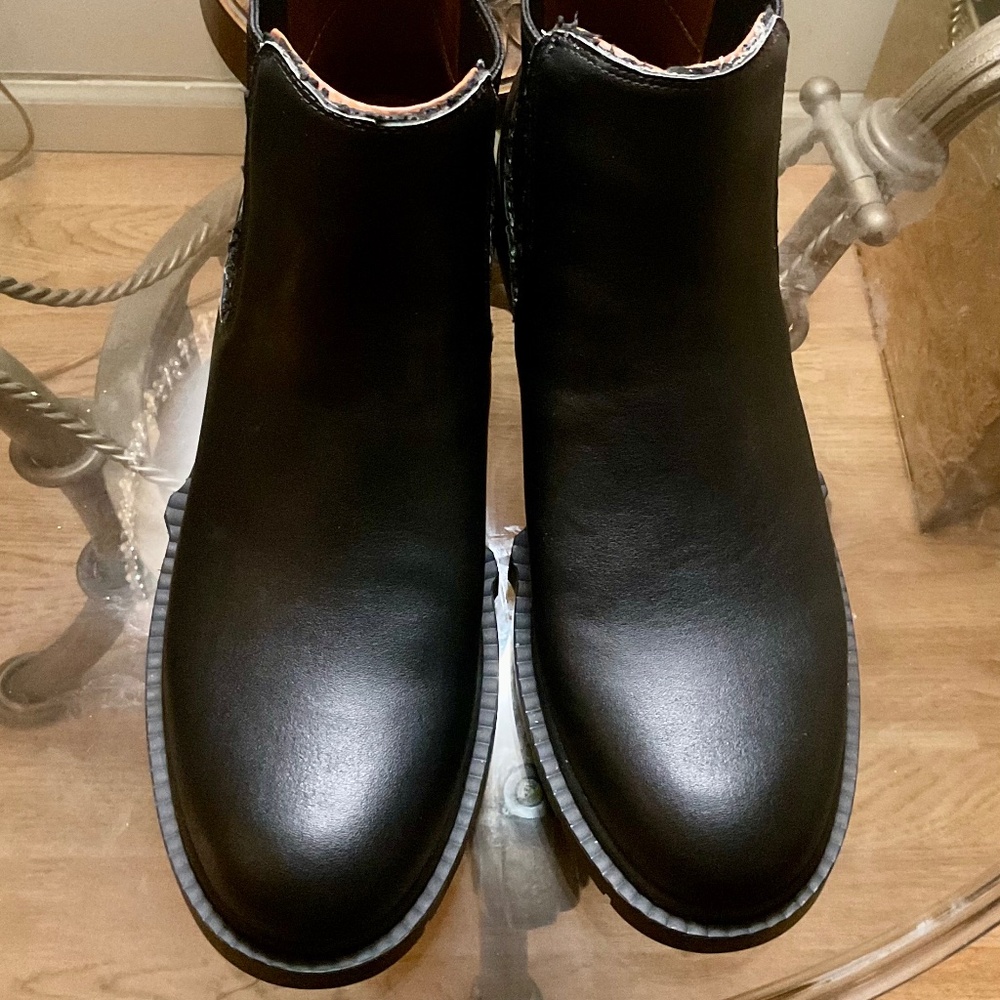 Coach Boots 10
